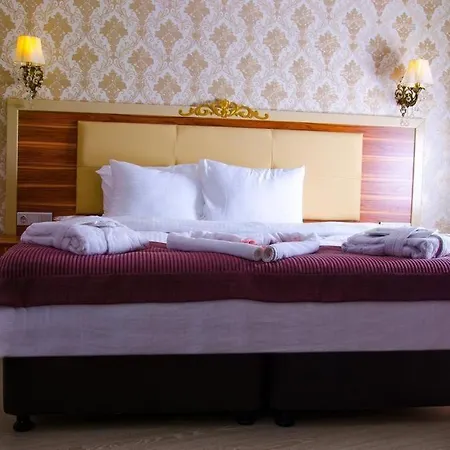 Almero Hotel 3*