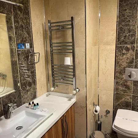 Almero Hotel